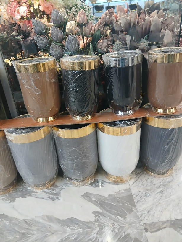 گلدان فایبر گلس دور طلایی